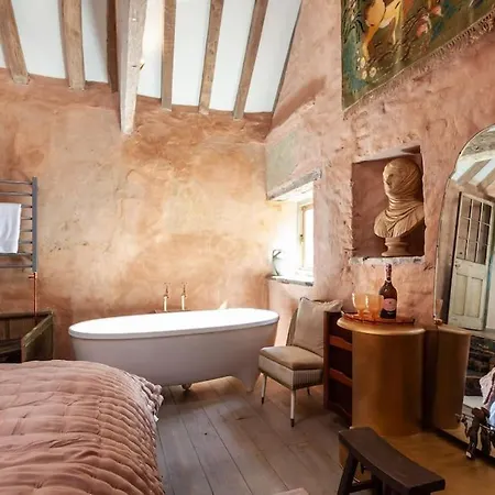 Medieval Manor House Nyaraló
