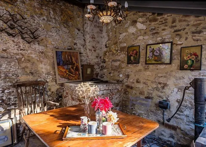 Medieval Manor House Holiday home Bristol