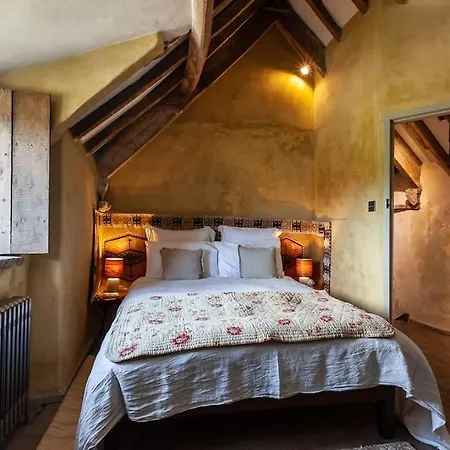 Vakantiehuis Medieval Manor House *